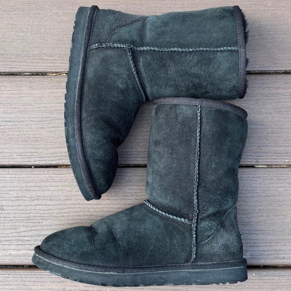 UGG Suede Black Boots Women's Size 8 Booties Classic Short 5825 F3014J - Picture 1 of 12